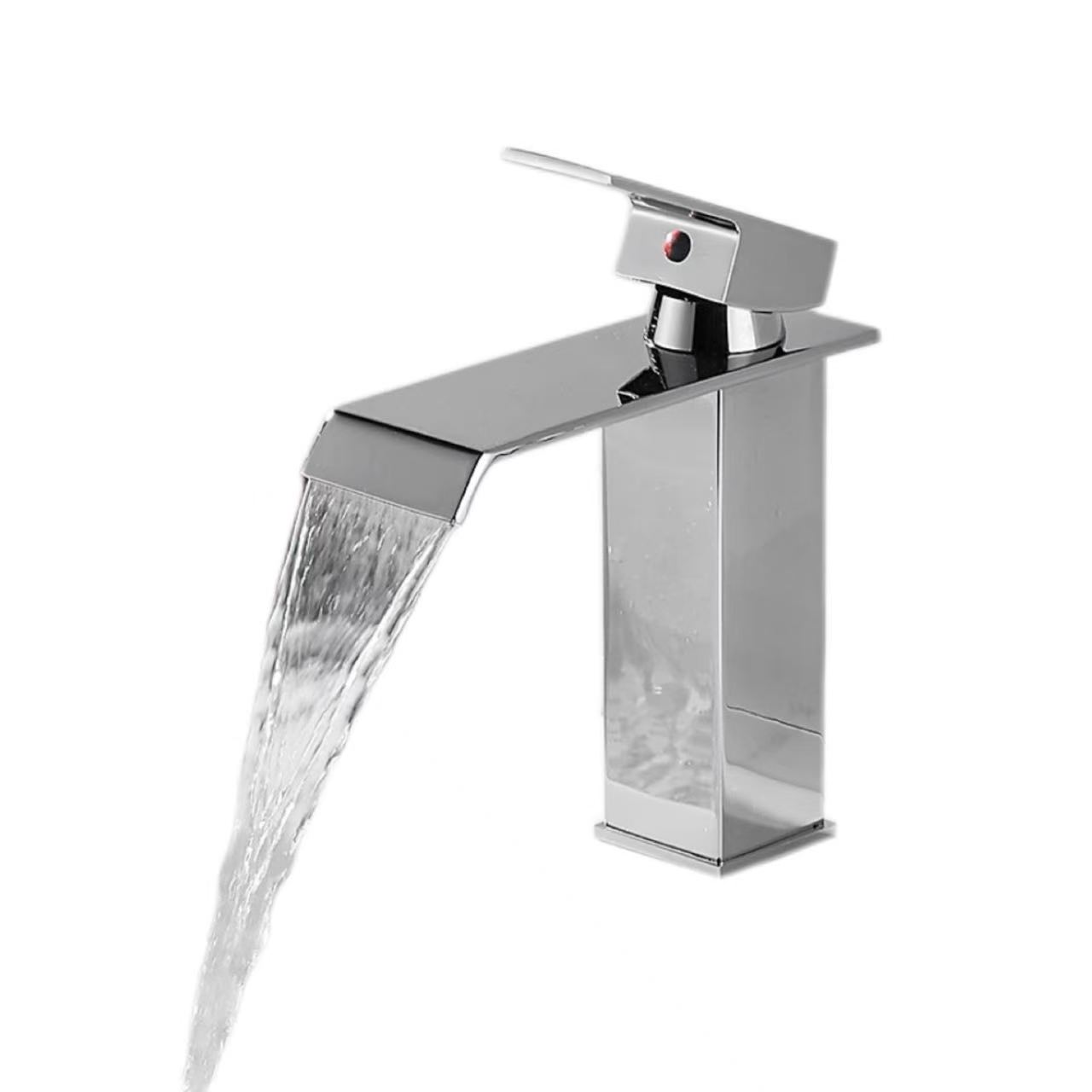 Robinet d'eau chaude et froide cascade à bec plat chromé